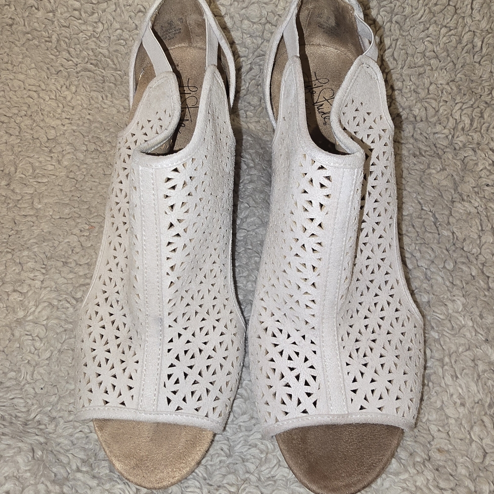 Life Stride Hinx Elegant White Peep-Toe Sandals Size 10
